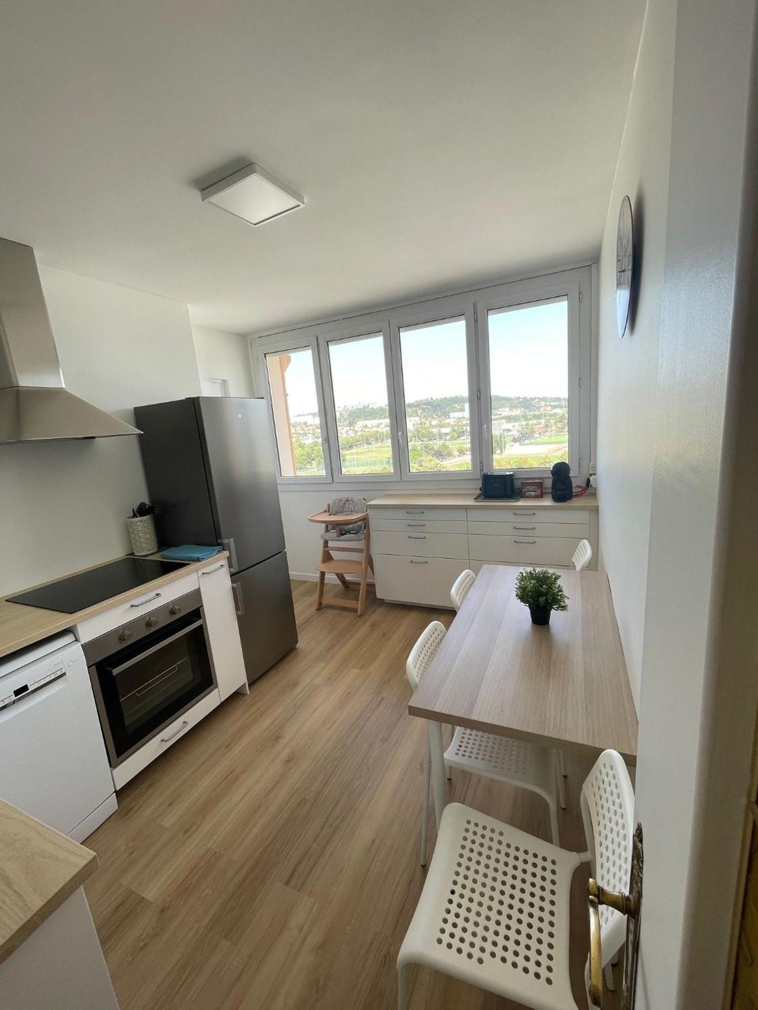 Bergson Top - Appart 80M2, 2 Grandes Chambres, Entierement Renovee Et Equipee, Lumineux, Wifi, Balcon, Calme, Vue Imprenable Saint-Etienne  Buitenkant foto